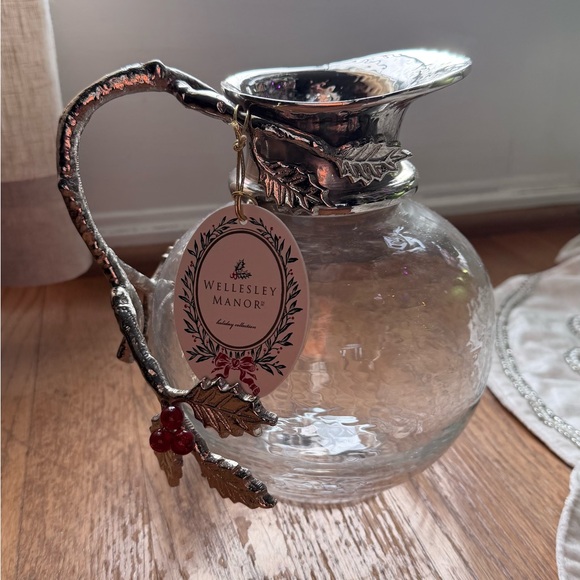 Elegant Silver and Glass Pitcher leaves design 8.5” high. New - Picture 8 of 14